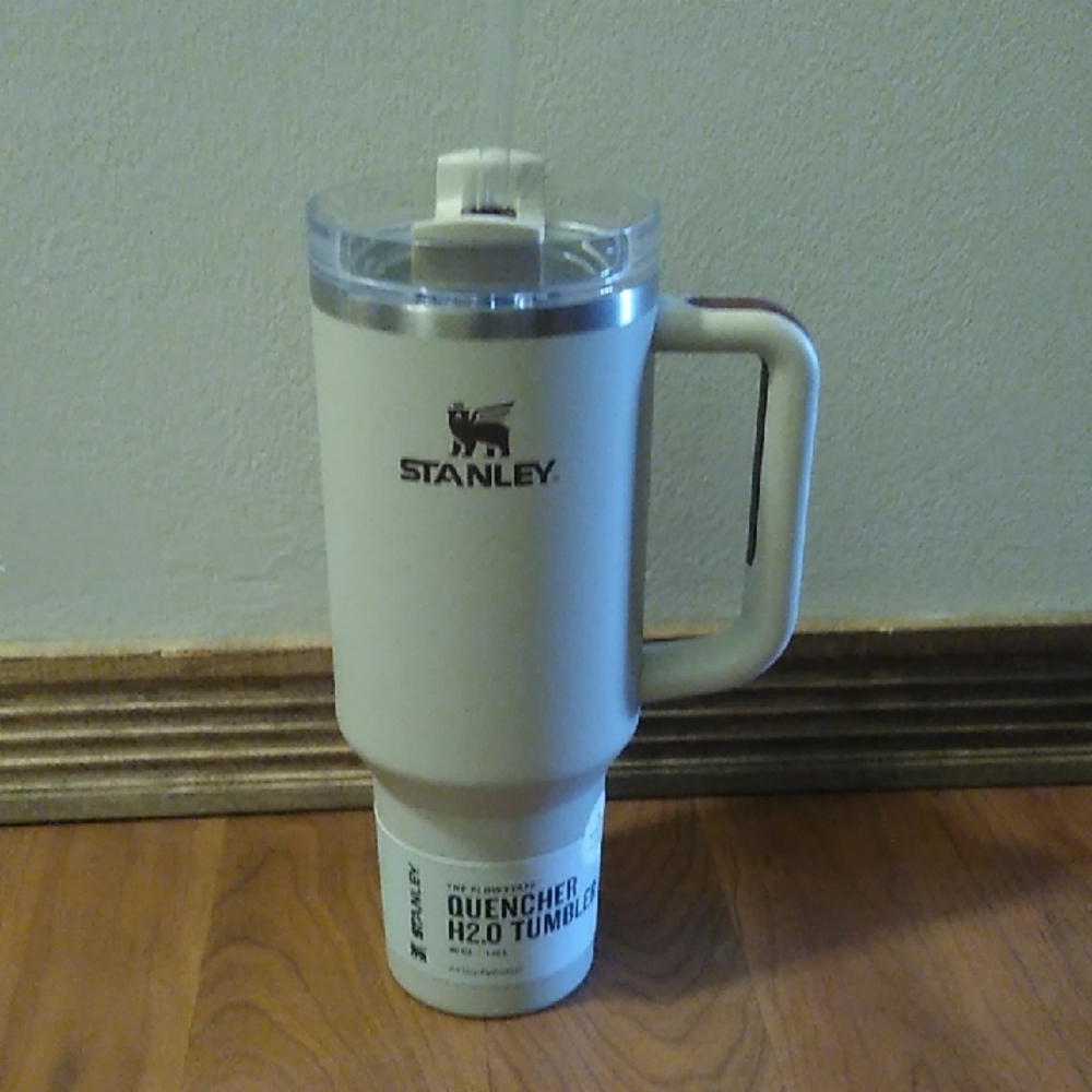 Stanley Tumbler with Handle 40oz.